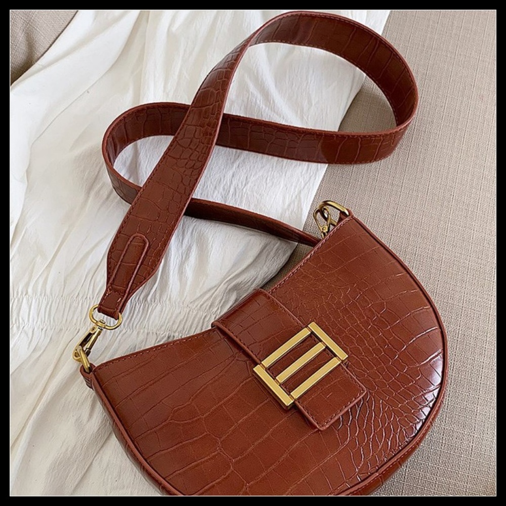 NEW VALENCIA Crossbody Bag - Picture 5 of 8